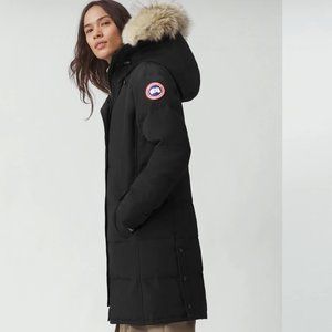 BNWT Canada Goose Shelburne Parka Size XS in Navy